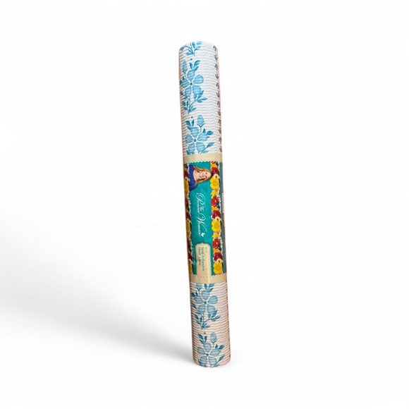 The Pioneer Woman Other - Pioneer Woman Blue Floral non-adhesive shelf liner